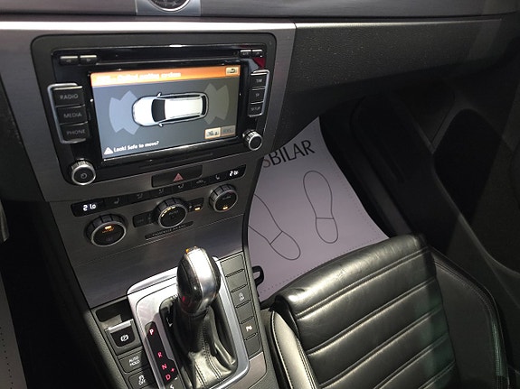 Volkswagen Passat 12 of 13