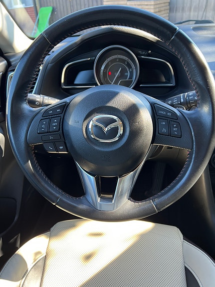 Mazda 3 7 of 10