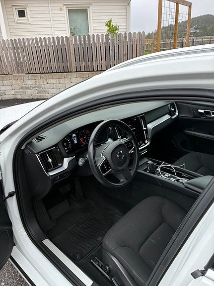 Volvo V60 5 of 6