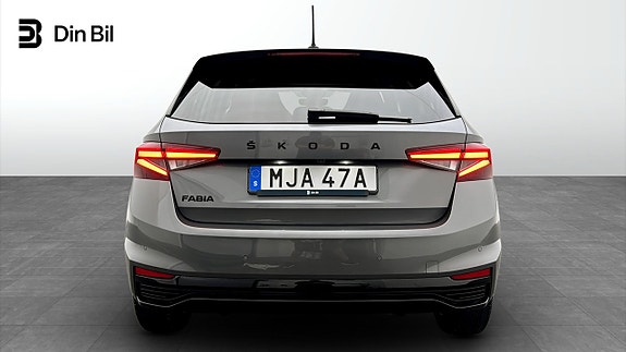 Skoda Fabia 5 of 19