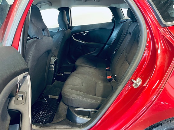 Volvo V40 10 of 13