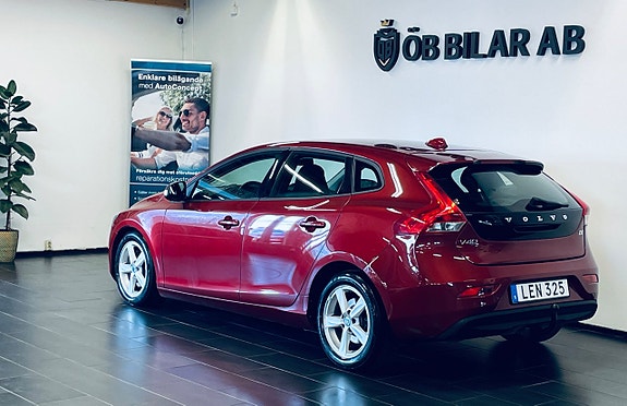 Volvo V40 3 of 13