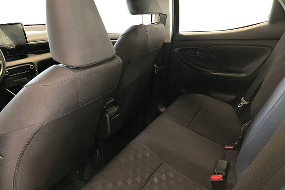 Toyota Yaris 13 of 21
