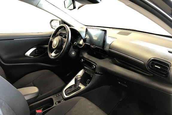Toyota Yaris 7 of 21
