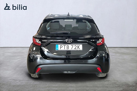 Toyota Yaris 5 of 21