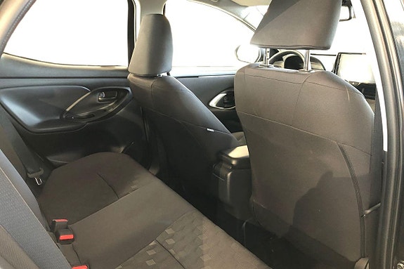 Toyota Yaris 9 of 21