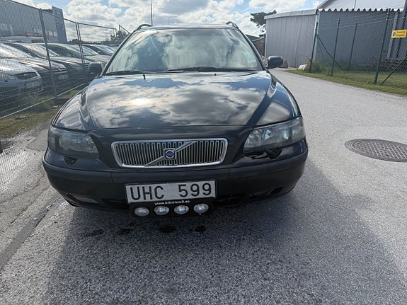 Volvo V70 4 of 17