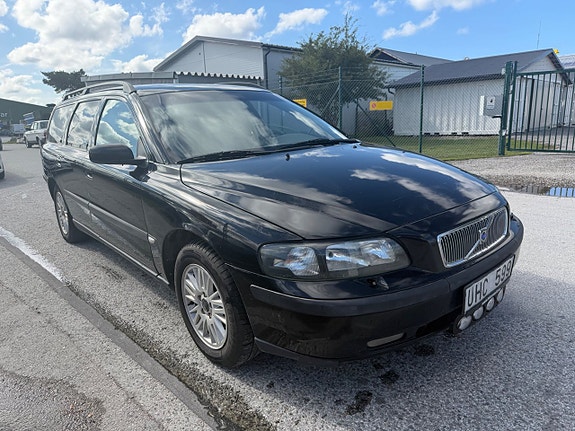 Volvo V70 3 of 17