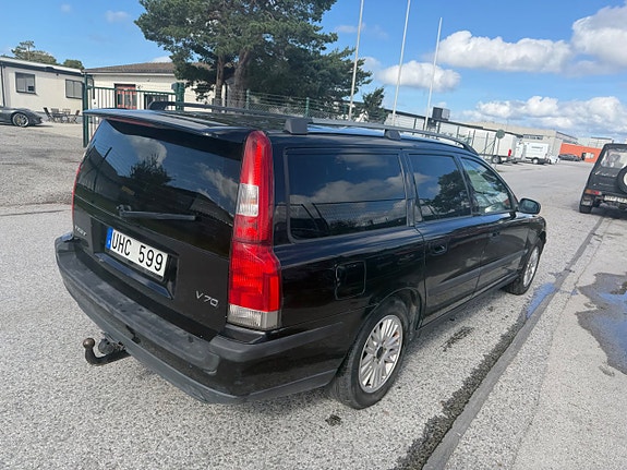 Volvo V70 6 of 17