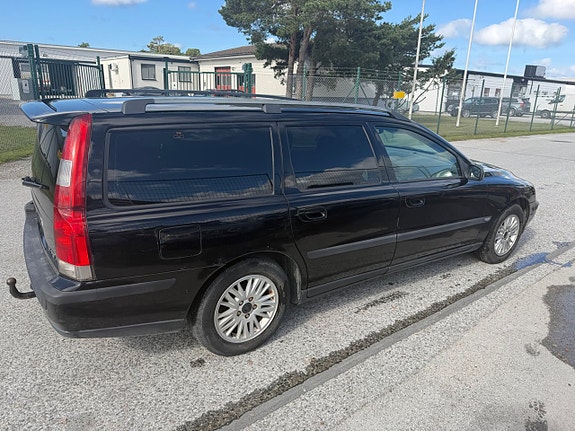 Volvo V70 5 of 17