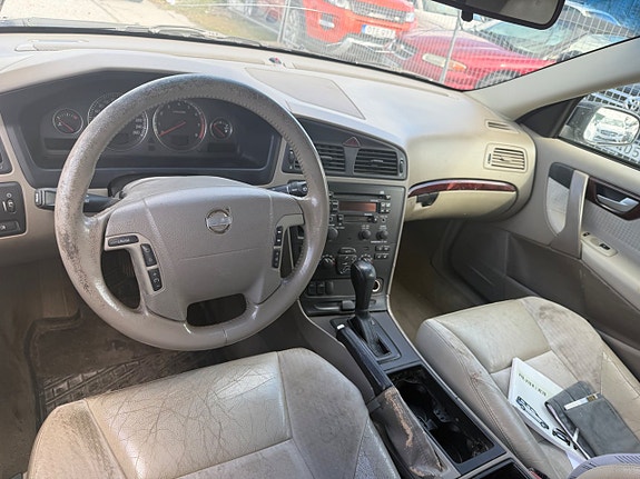 Volvo V70 11 of 17