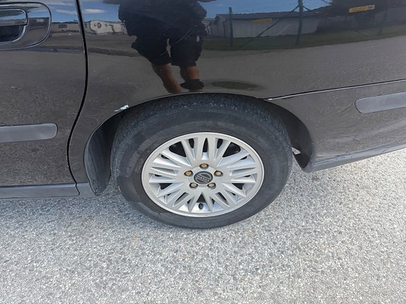 Volvo V70 16 of 17