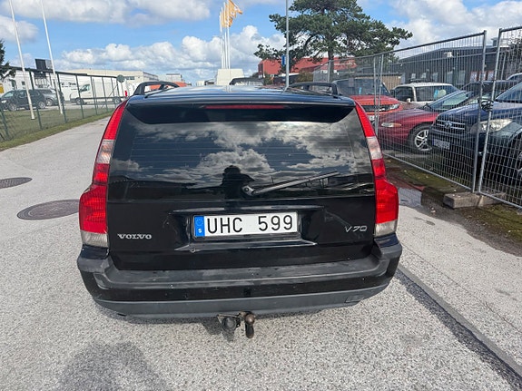 Volvo V70 7 of 17