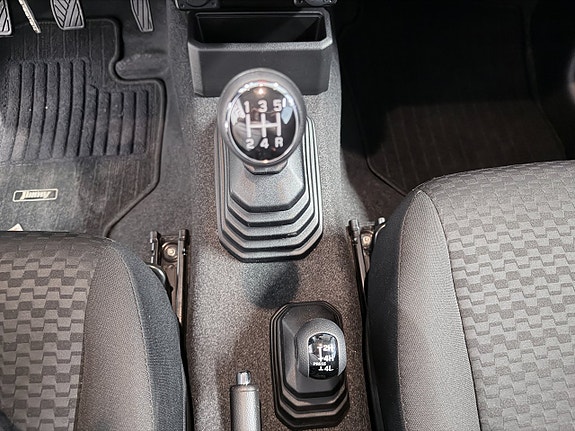 Suzuki Jimny 12 of 14