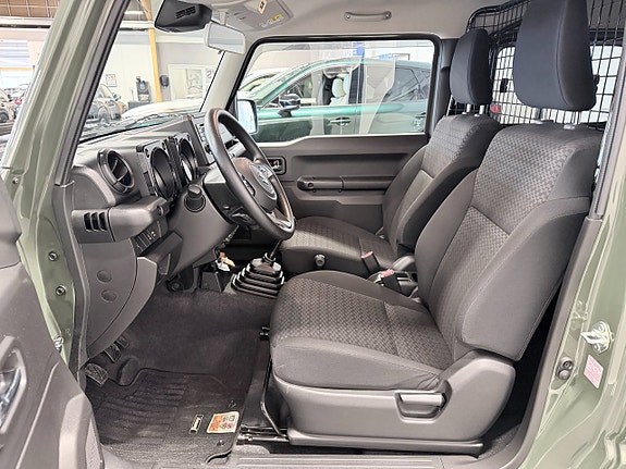Suzuki Jimny 7 of 14