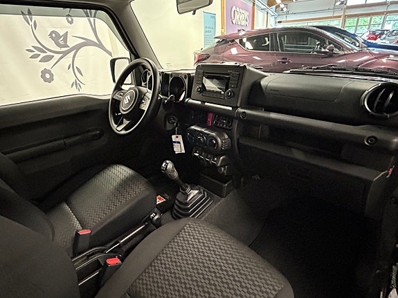 Suzuki Jimny 6 of 14
