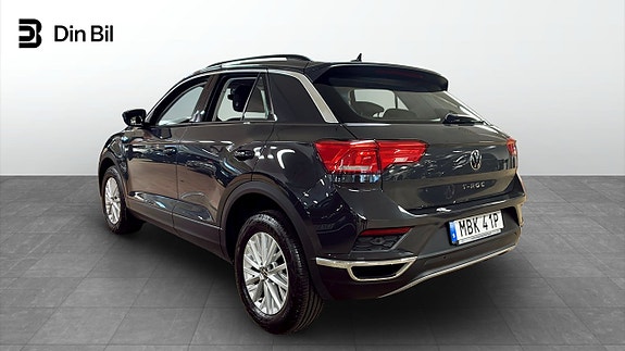Volkswagen T-Roc 3 of 12