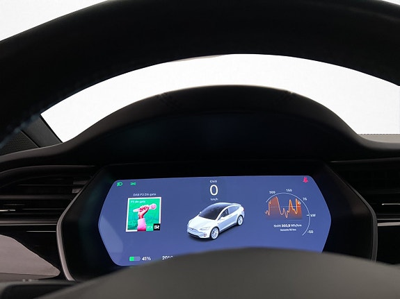 Tesla Model X 22 of 30