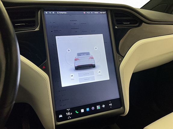 Tesla Model X 27 of 30