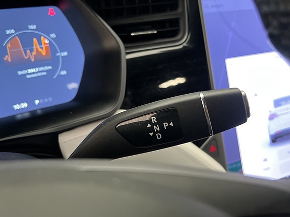 Tesla Model X 26 of 30