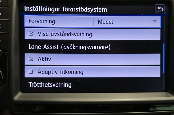 Volkswagen Tiguan 12 of 17