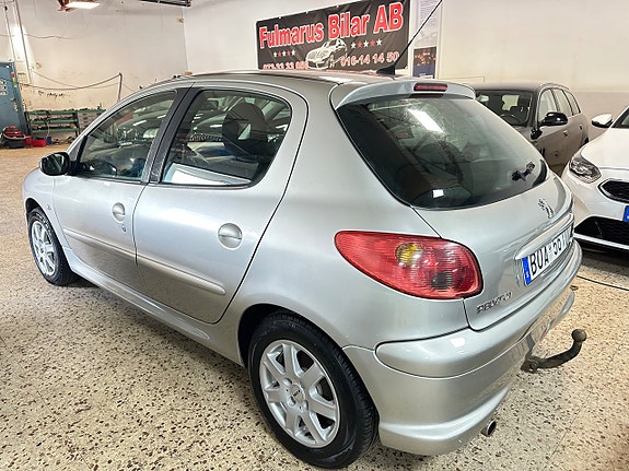Peugeot 206 4 of 10