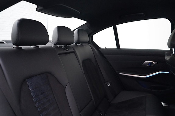 BMW 320 19 of 25