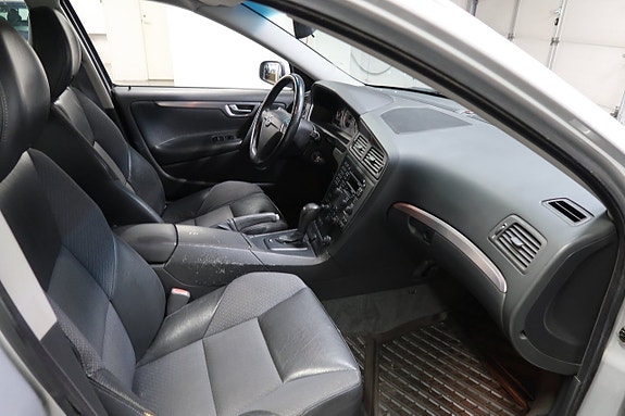 Volvo S60 5 of 6