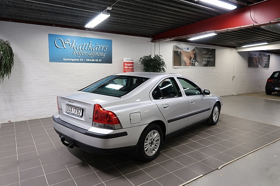 Volvo S60 4 of 6
