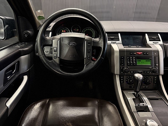 Land Rover Range Rover Sport 21 of 27