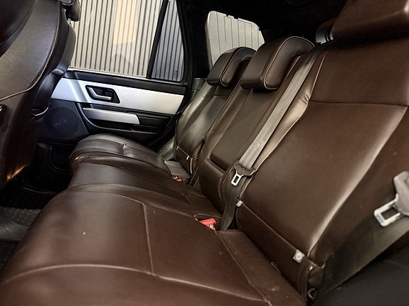Land Rover Range Rover Sport 12 of 27