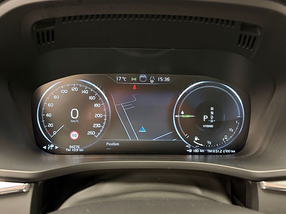 Volvo XC60 12 of 23