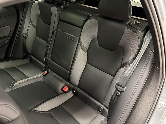 Volvo XC60 20 of 23