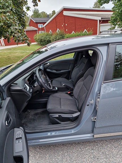 Renault Clio 3 of 6