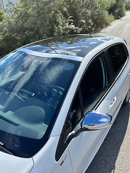 Peugeot 208 4 of 5