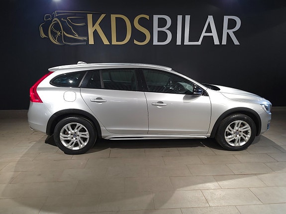 Volvo V60 Cross Country 4 of 13