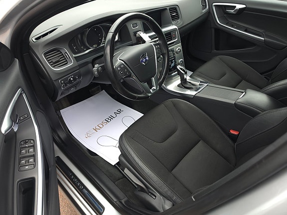 Volvo V60 Cross Country 9 of 13