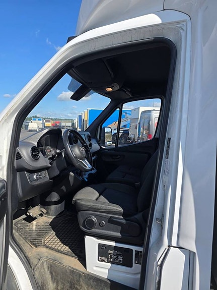 Mercedes Sprinter Skåp 10 of 12
