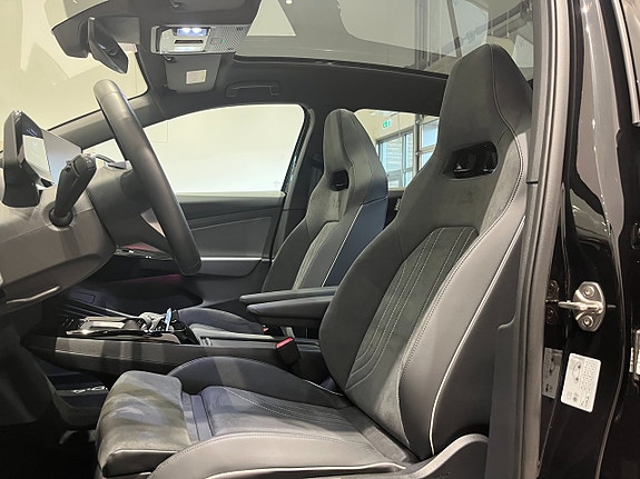 Volkswagen ID.4 8 of 15