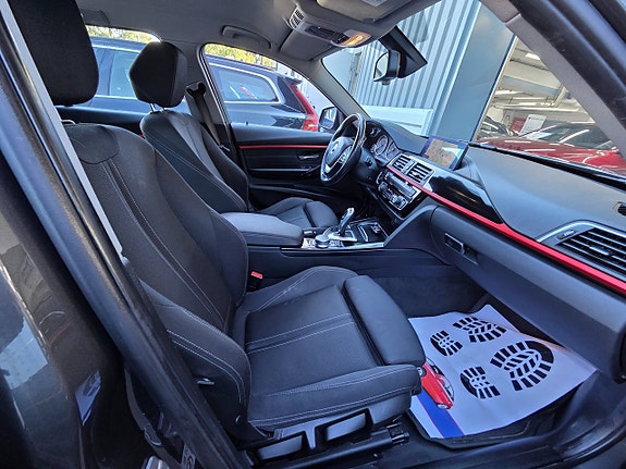 BMW 318i 8 of 16