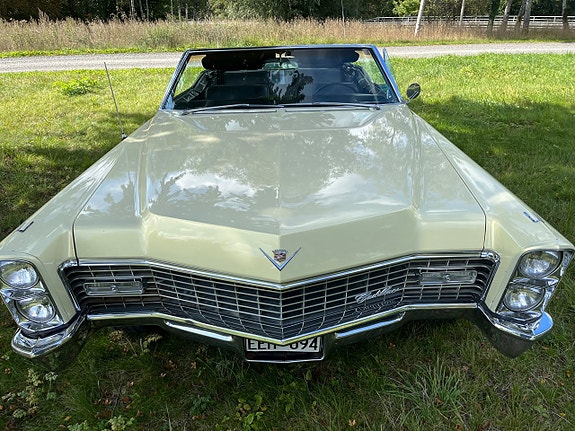 Cadillac Deville 2 of 21