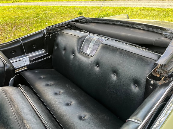 Cadillac Deville 18 of 21