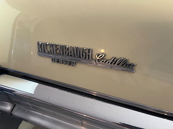 Cadillac Deville 16 of 21