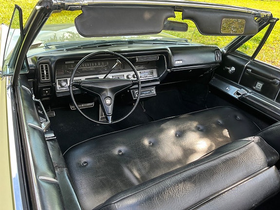 Cadillac Deville 19 of 21
