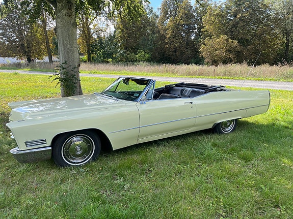 Cadillac Deville 6 of 21