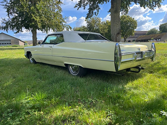 Cadillac Deville 20 of 21