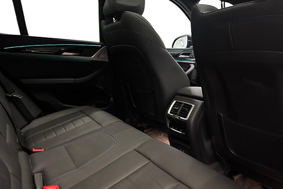 BMW iX3 7 of 24