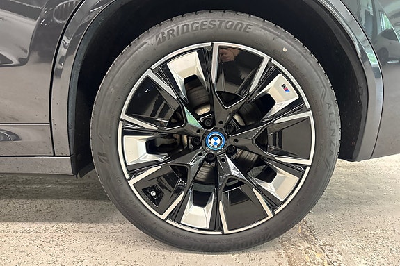 BMW iX3 21 of 24