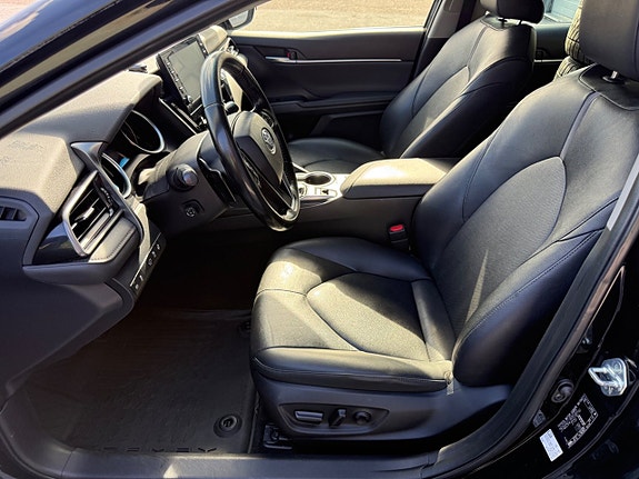 Toyota Camry 10 of 11