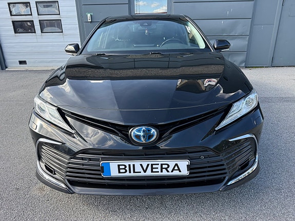 Toyota Camry 2 of 11